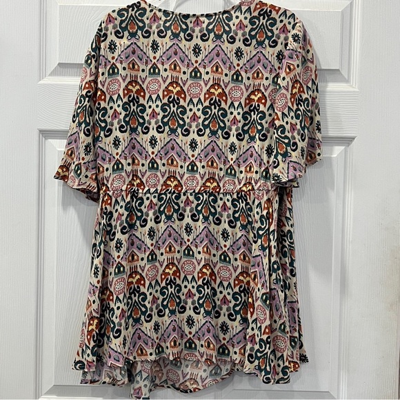 Torrid Womens Plus Size Patterned Blouse Size 3 - Picture 3 of 5